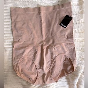 NWT Avenue shaper undies